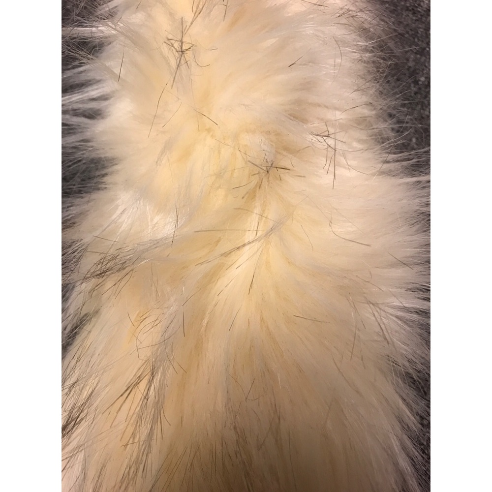 Fur Scarf - Picture 2 of 2